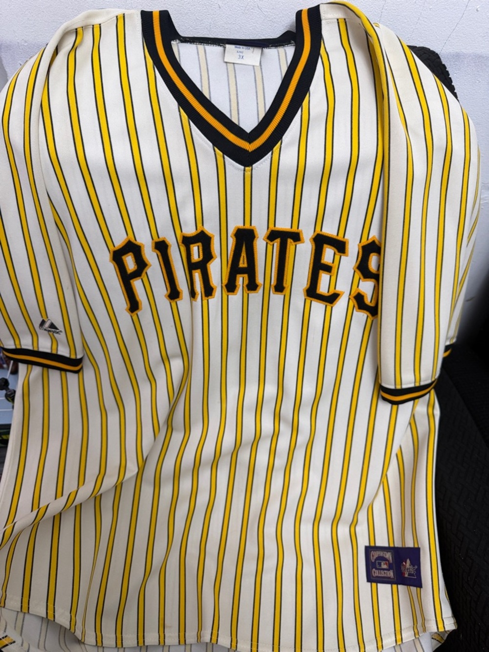 Pirates Men's Yellow & Black Striped Jersey